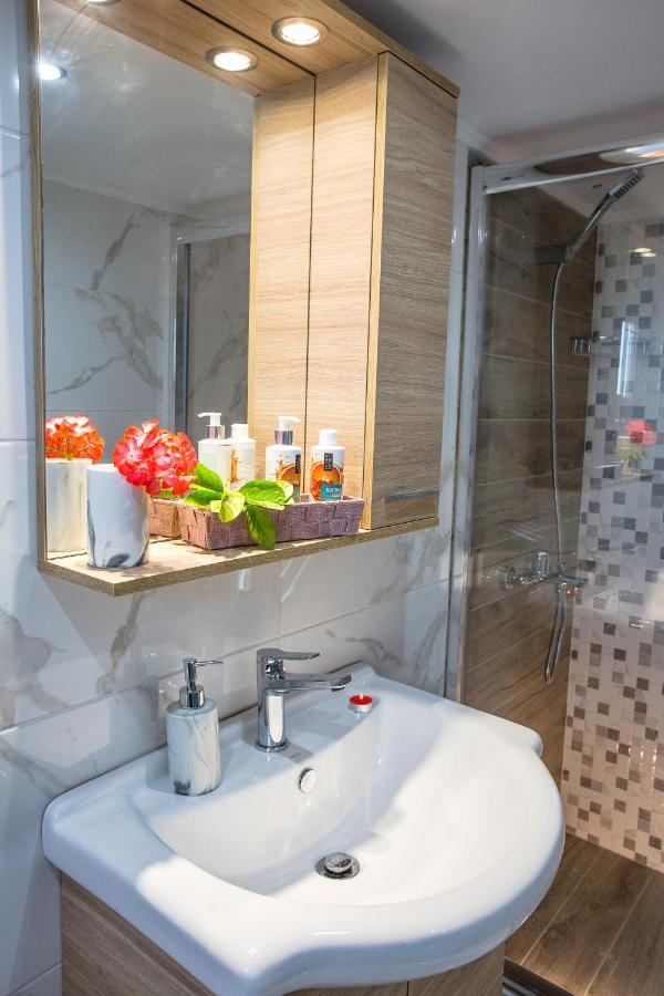 Kaiafas Luxury Philoxenia Apartment Néa Péramos Bagian luar foto